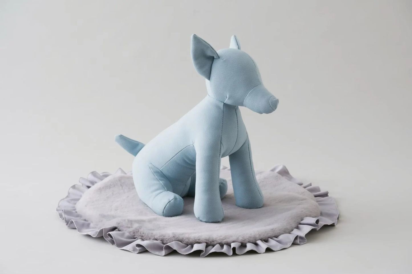 Furry Ruffle Mat - ice grey