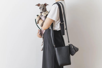 Ensemble Walking Shoulder Bag - black