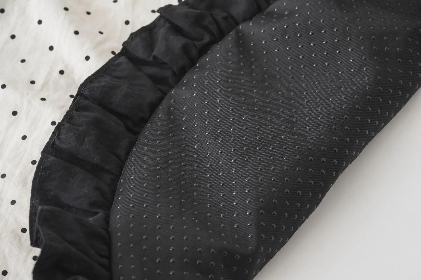 Frill Mat - Dot Black