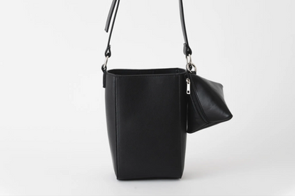 Ensemble Walking Shoulder Bag - black