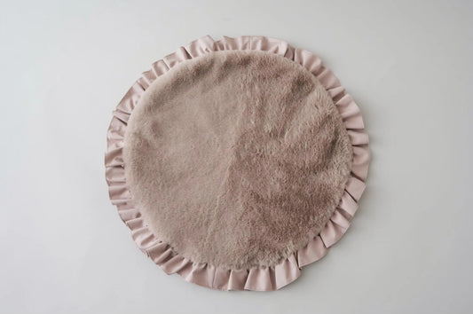 Furry Ruffle Mat - beige
