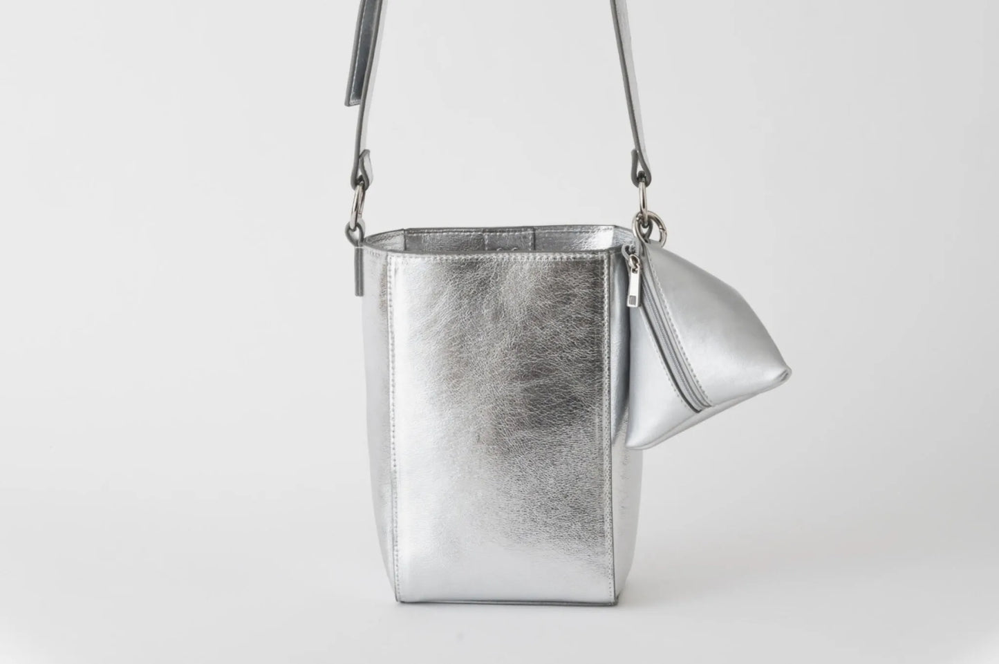 Ensemble Walking Shoulder Bag - silver