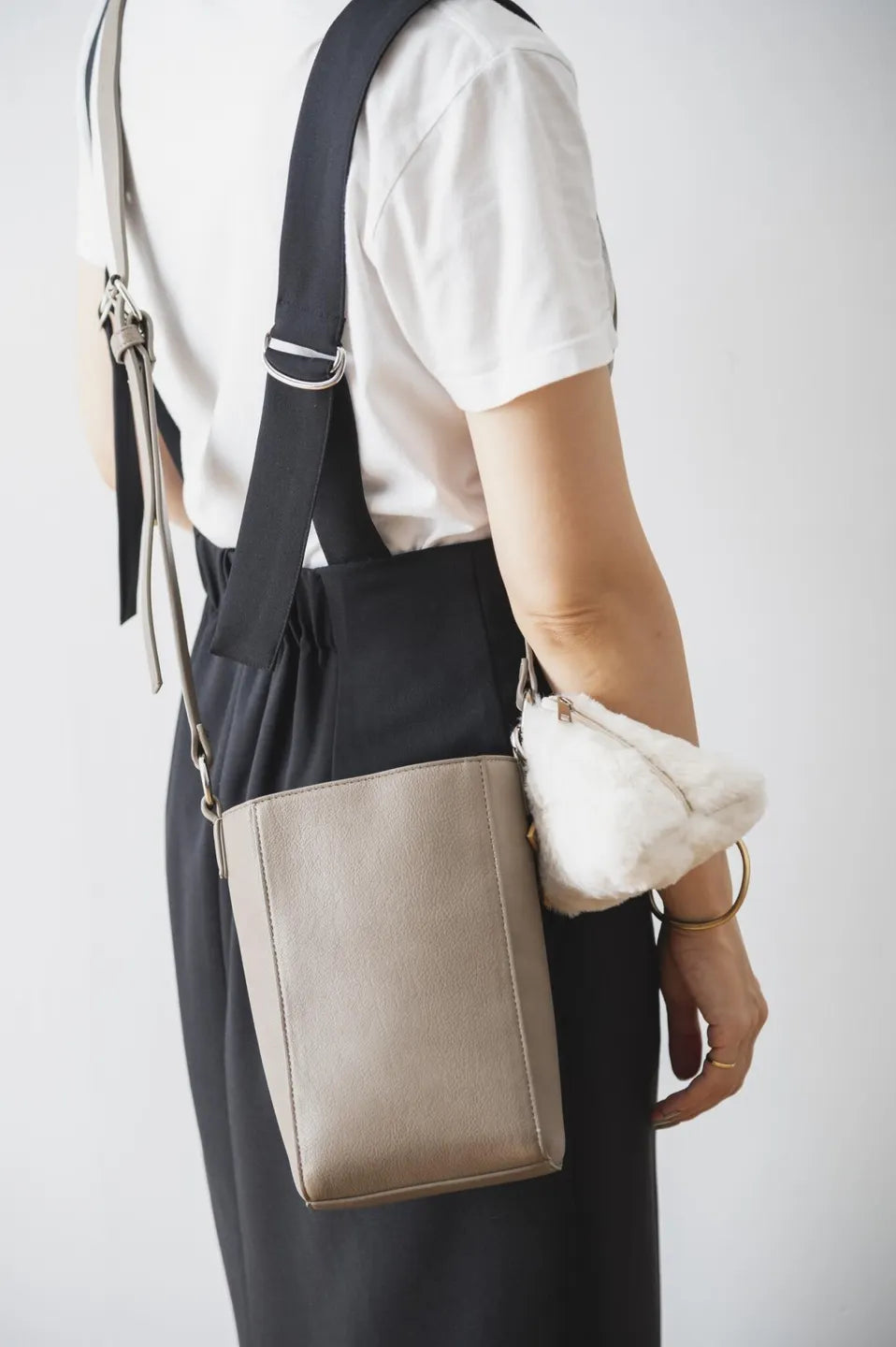 Ensemble Walking Shoulder Bag - greige